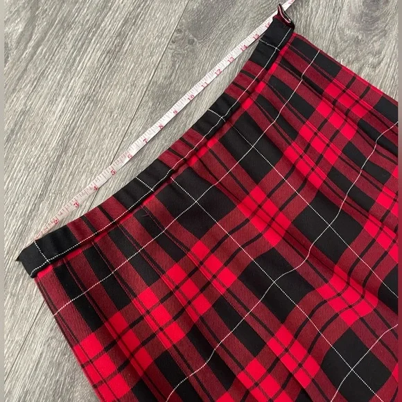 Vintage Pendleton Black and Red Checkered pleated skirt - Picture 4 of 4